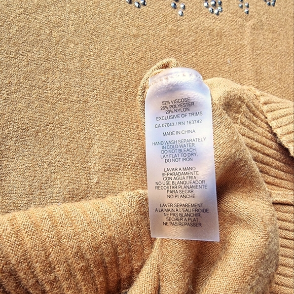 Milano Embellished Lightweight Knit Sweater - Picture 6 of 8